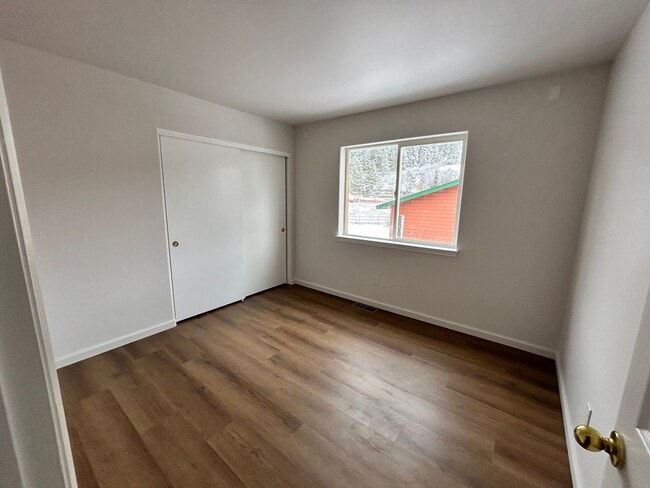 Building Photo - Recently Renovated Beautiful Forest Lakes Home - 3bd/ 2ba w/Attached Garage