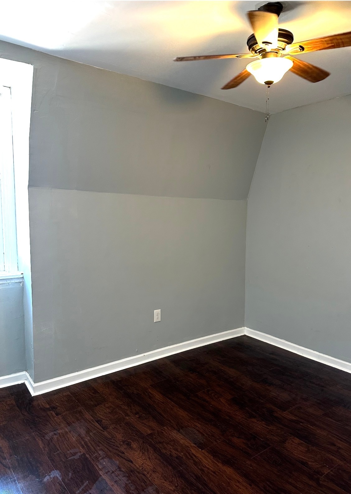 Middle bedroom - 4909 Cedar Ave