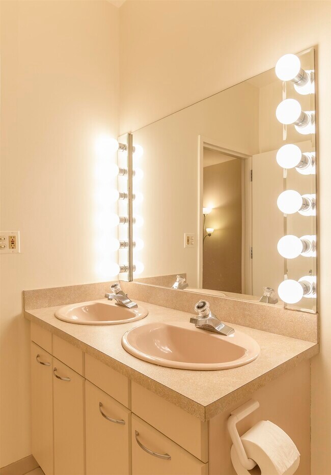 Building Photo - 75 Liberty Ave