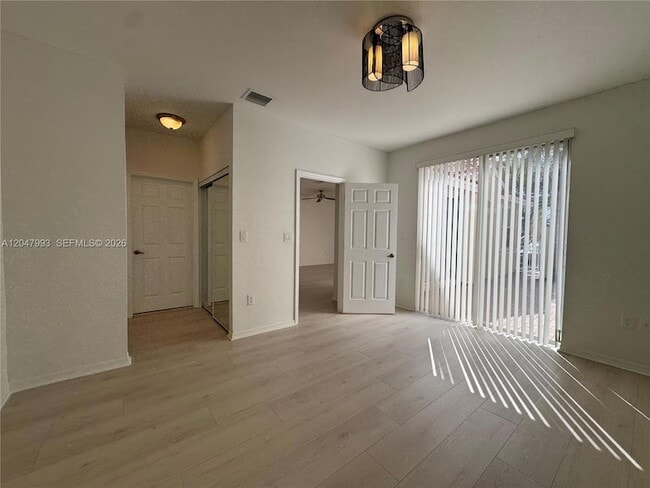 Building Photo - 1595 Seagrape Way