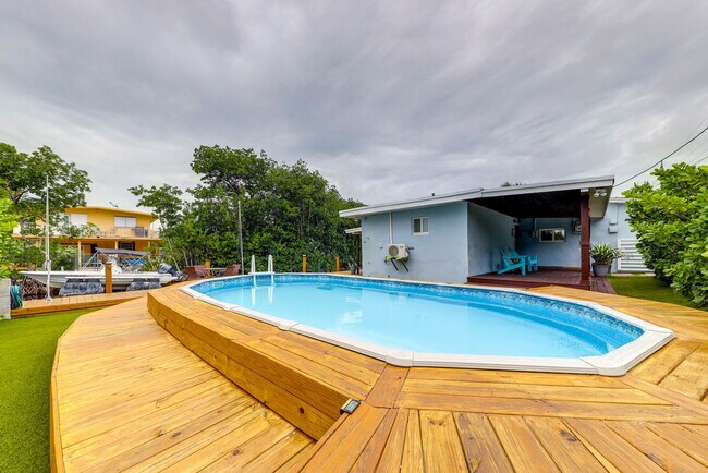 Building Photo - 205 Pirates Dr