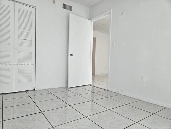 Building Photo - 2075 SW 122nd Ave