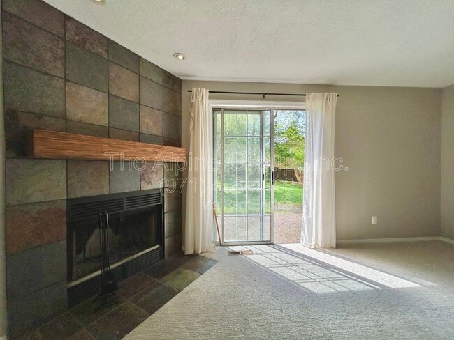 Building Photo - 14597 SW 81st Ave