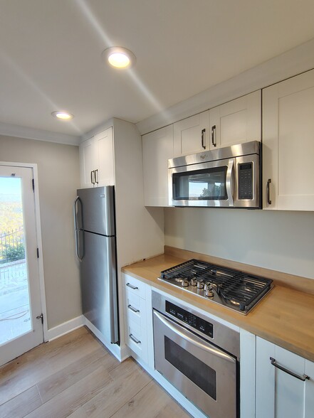 Building Photo - 4343 Valle Dr