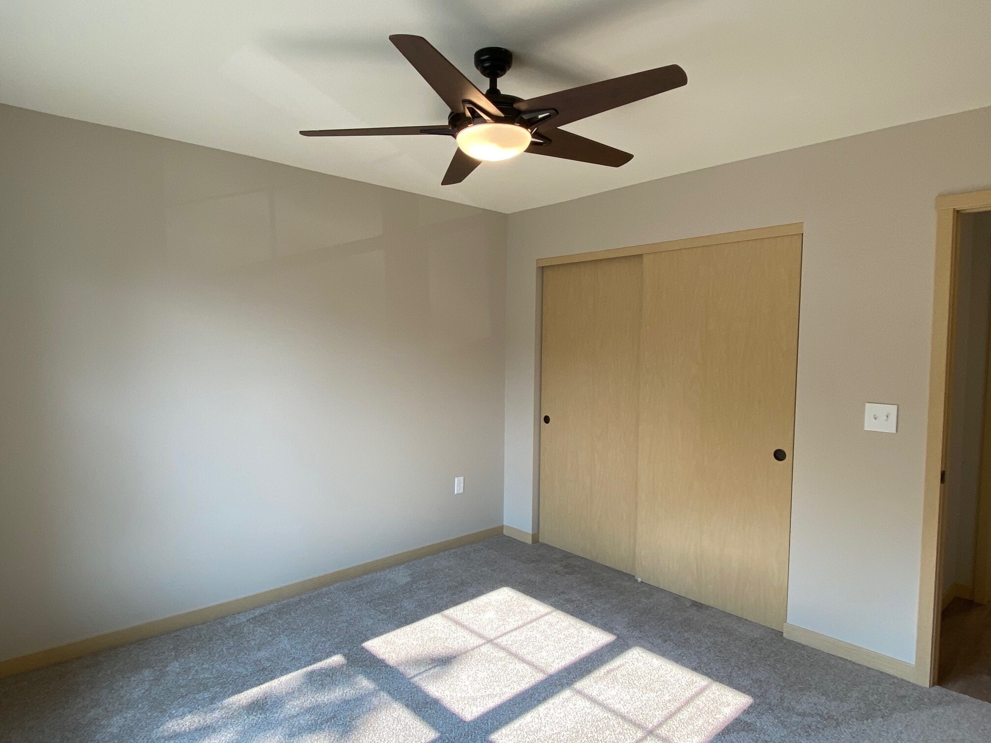 Building Photo - 604 5th Ave S