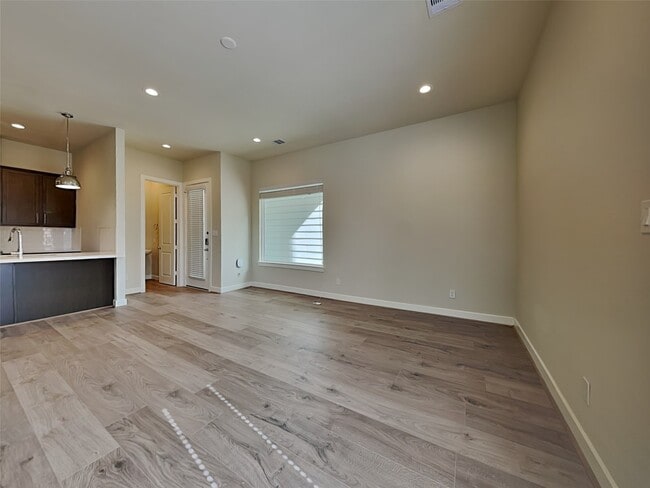 Building Photo - 5750 Quinn Landing Rd