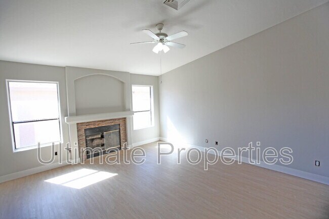 Building Photo - 5125 N 78th Dr
