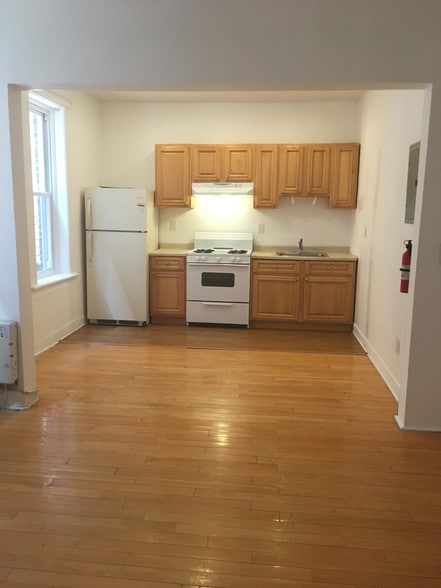 Building Photo - 431 52nd St