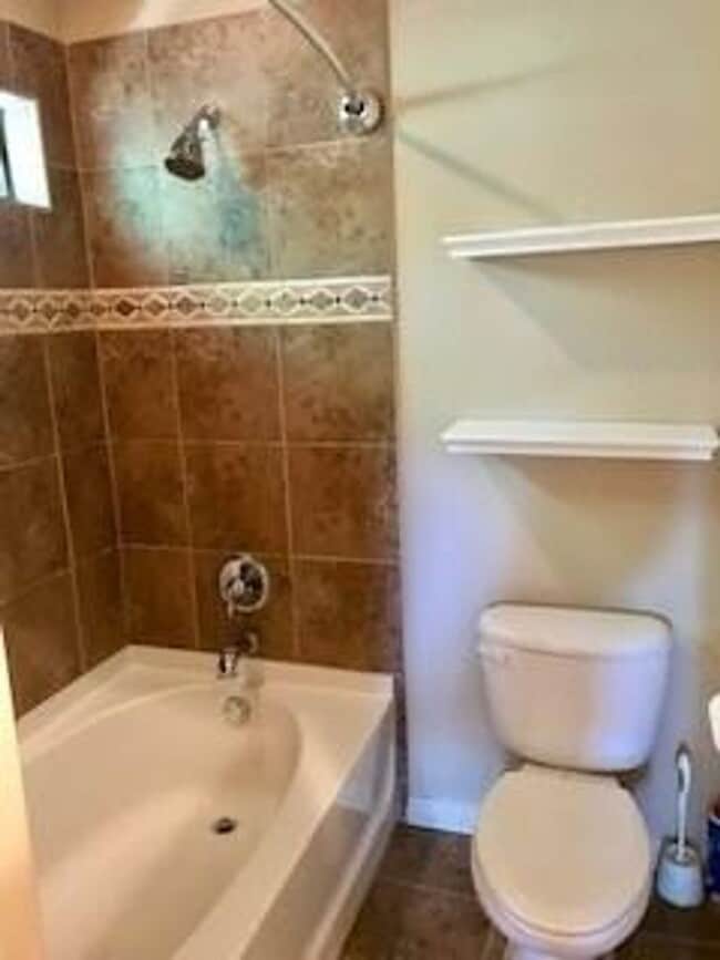 Building Photo - Cottages at Lake Creek / Freestanding One ...