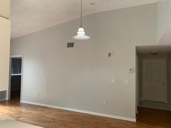 Building Photo - 3221 Sabal Palm Manor