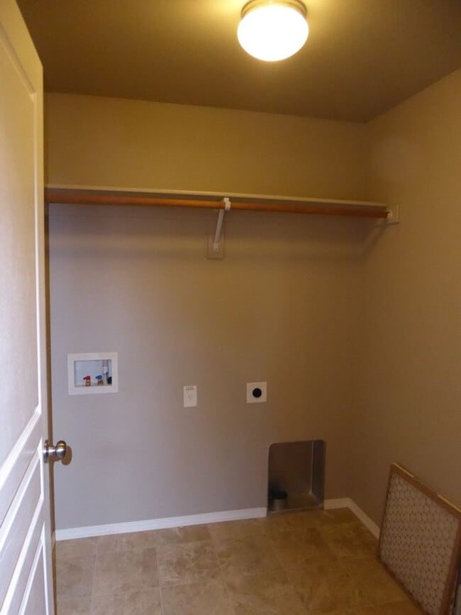 Building Photo - 21144 Darnel Ave