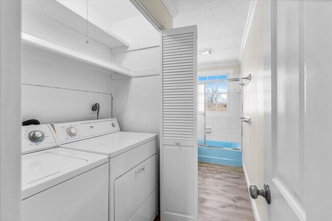 Building Photo - 8 Captain Cook Ln