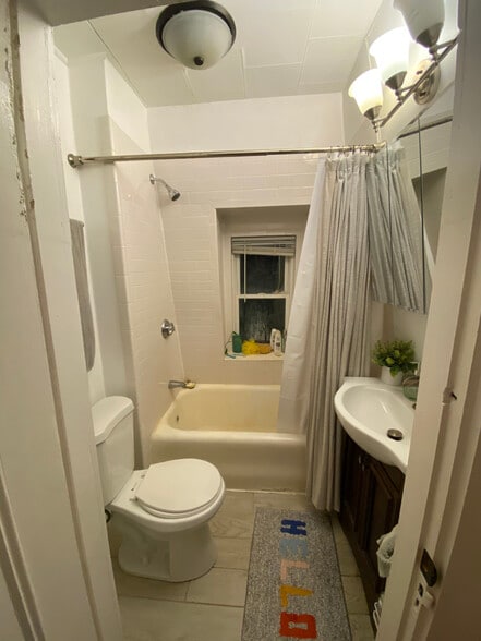 Building Photo - 12 Claremon St