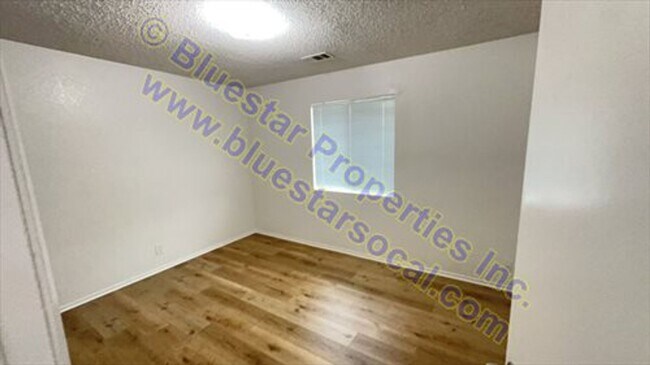 Building Photo - 12982N