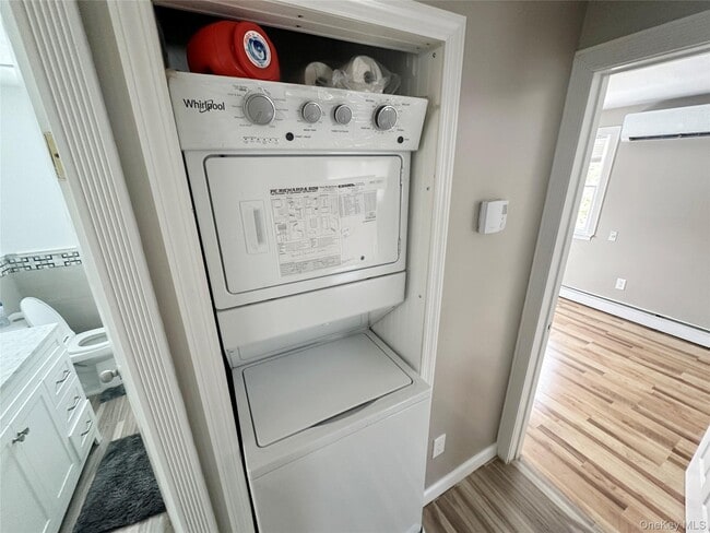 Building Photo - 15 Mida Ct