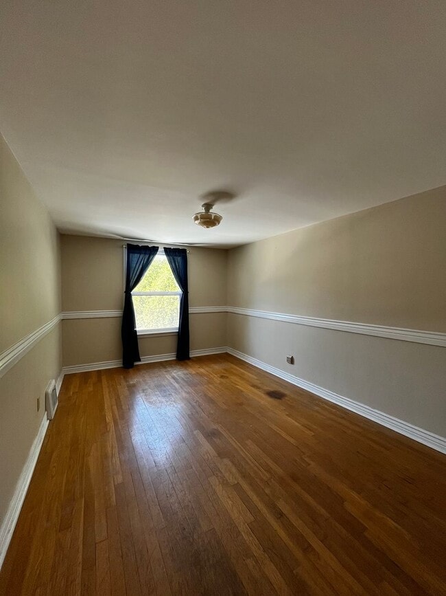 Building Photo - 3 bedroom, 2 bath house located on the Sunnyside of Kellogg, Idaho