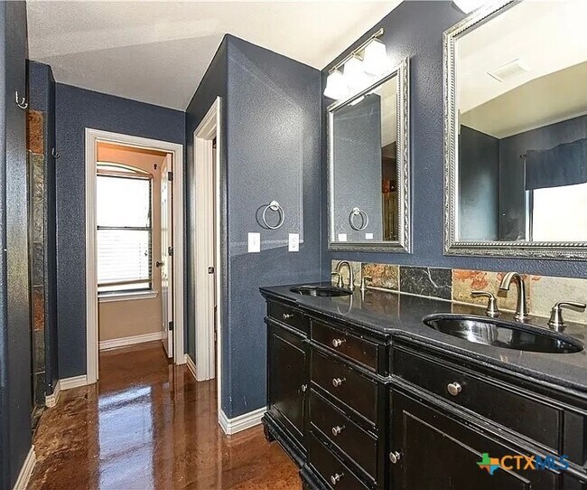 Building Photo - 4910 Bronze Dr