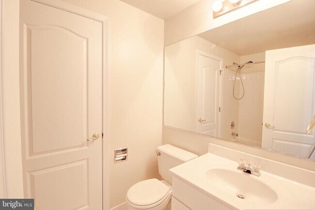 Building Photo - 925 Jubal Way