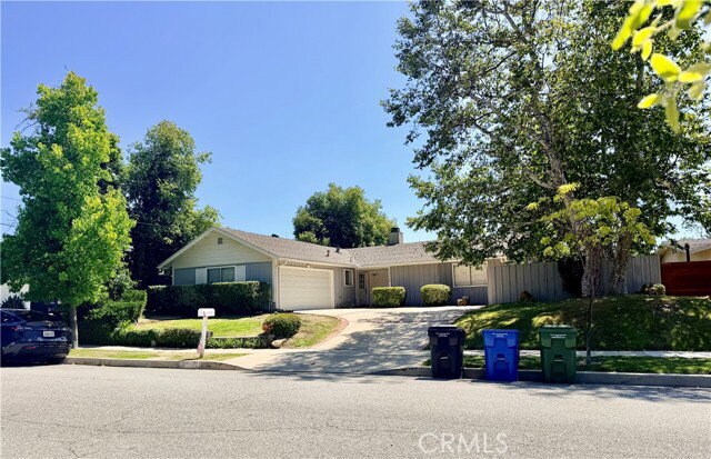 Building Photo - 26088 Adamor Rd