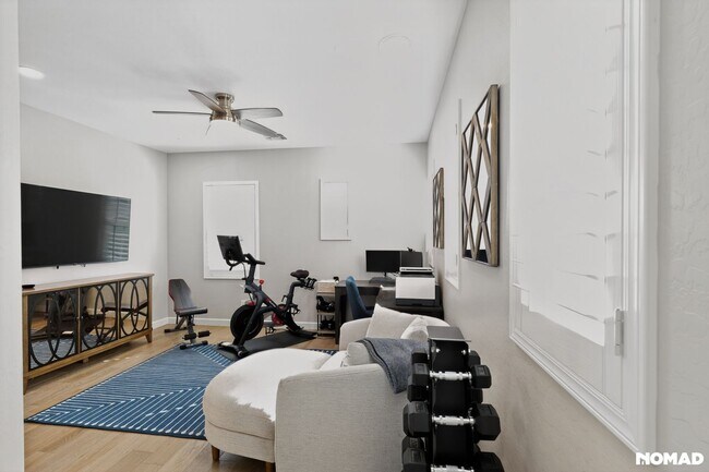 Building Photo - 4060 S Thistle Dr