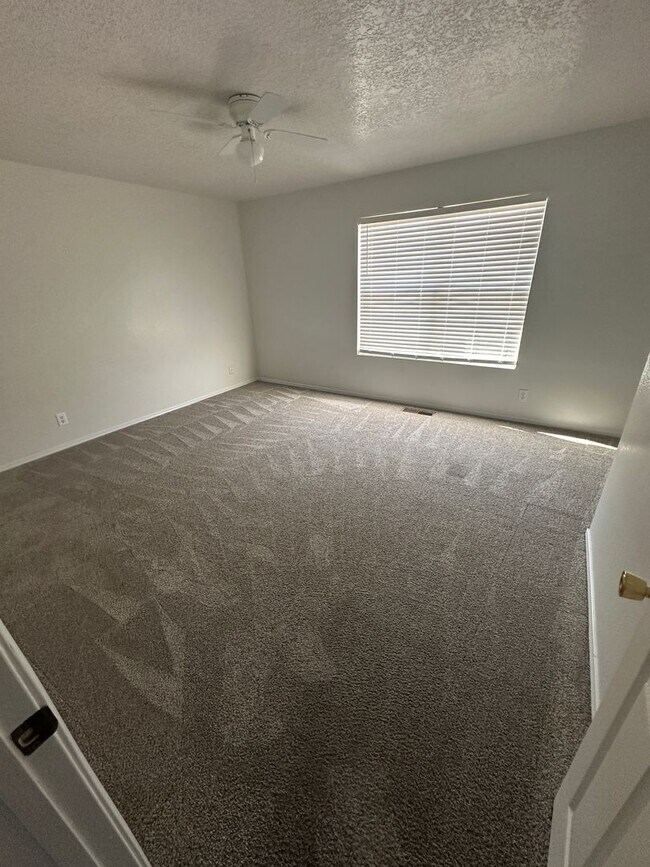 Building Photo - 8104 Rancho Paraiso NW