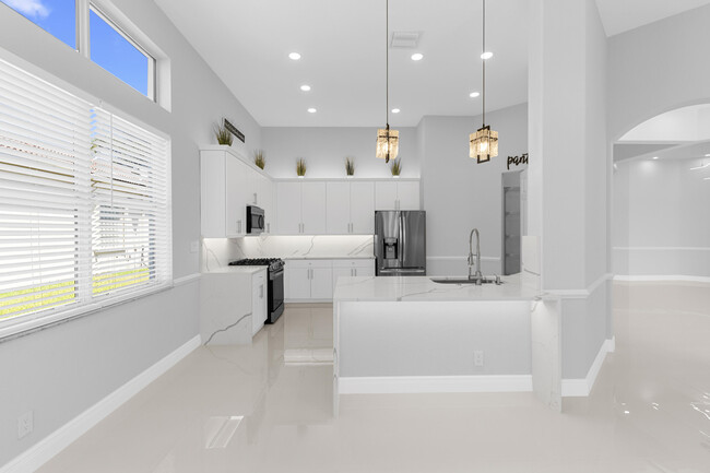 Building Photo - 1256 Beacon Cir