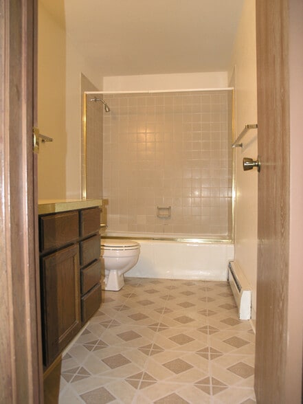 Bathroom - 1408 Taft Ave