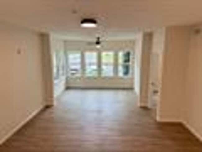 Building Photo - Resort Style Living @ Barrington Park Condos! Renovated Ground Floor 3/2 l!