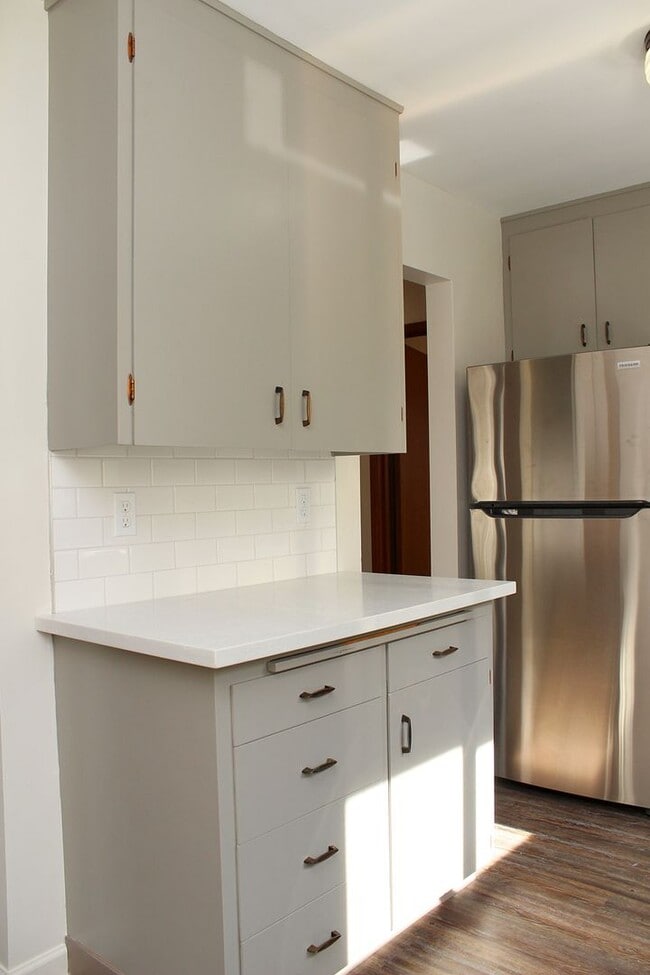 Building Photo - rbhl01