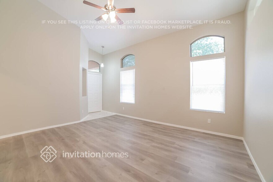 Building Photo - 791 E Glenmere Dr