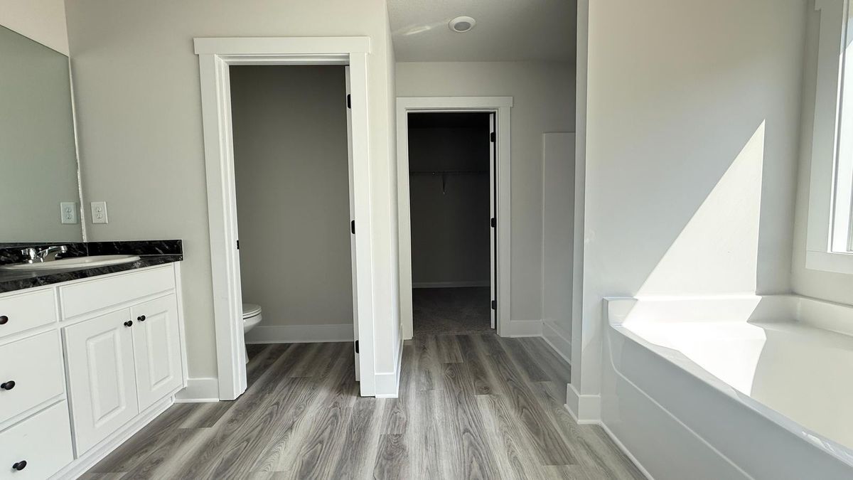 Building Photo - 209 Lake Meadows Dr