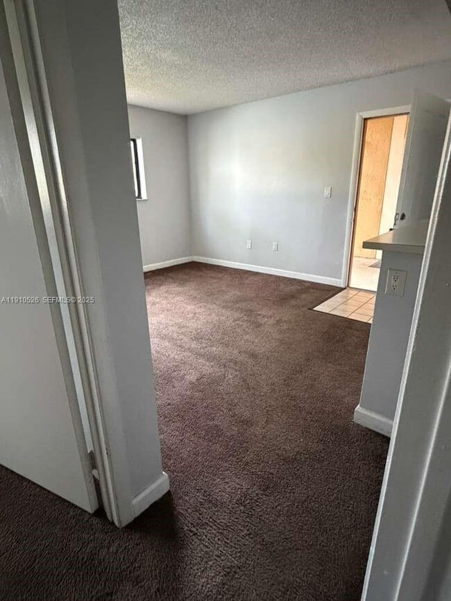 Building Photo - 351 Palm Way