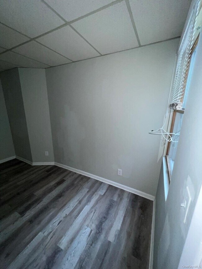 Building Photo - 308 Maple Ave