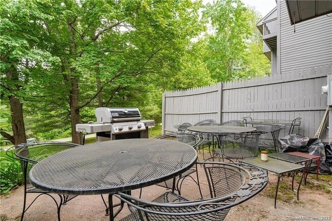 Building Photo - 128 Conestoga Way