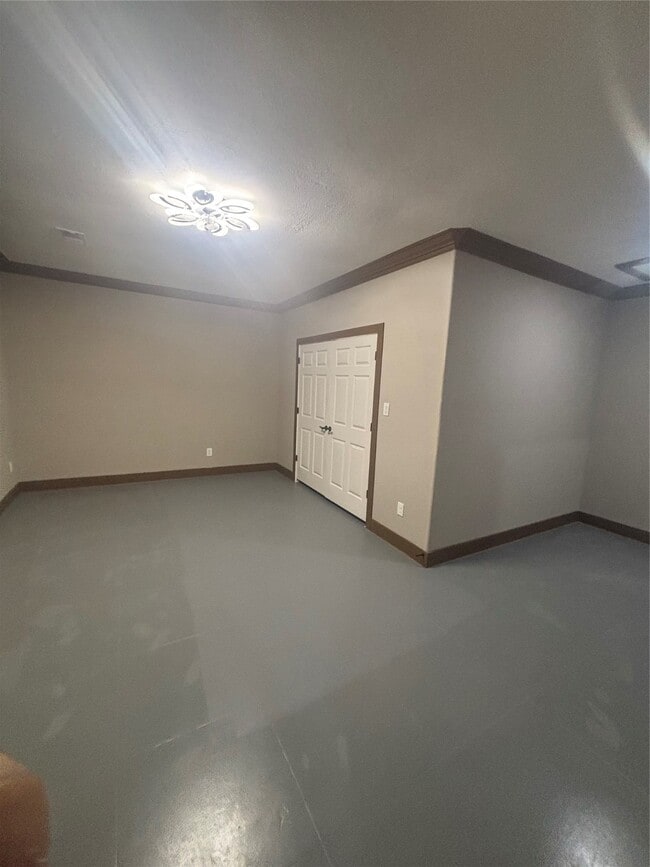 Building Photo - 9480 Plum Grove Rd