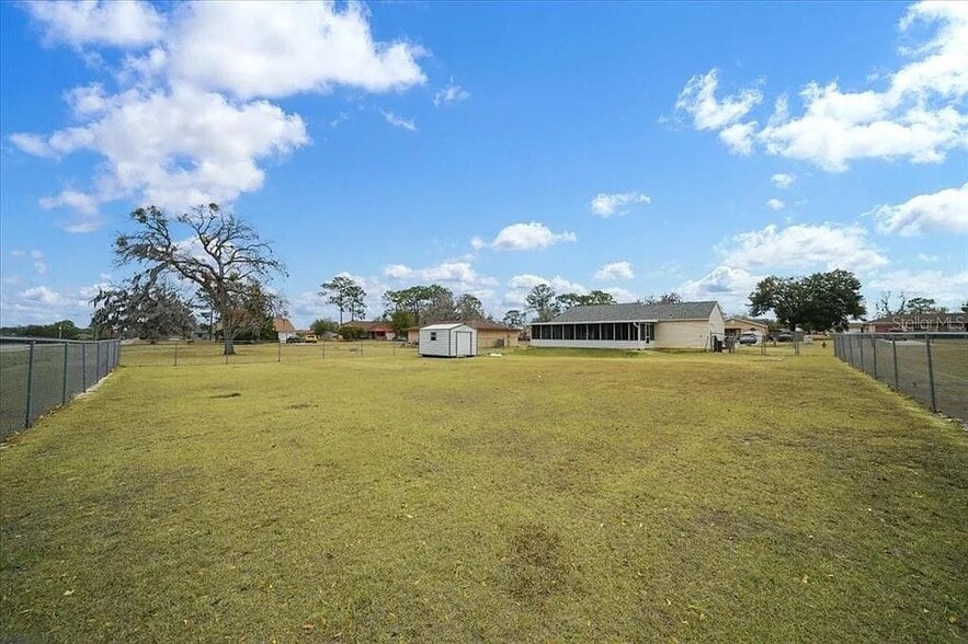 Building Photo - 544 Silver Course Cir