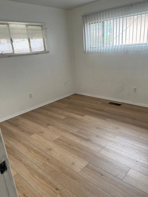 Building Photo - 1013 Palomas Dr SE
