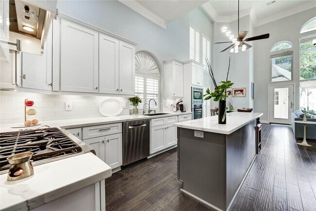 Building Photo - 855 Plainwood Dr
