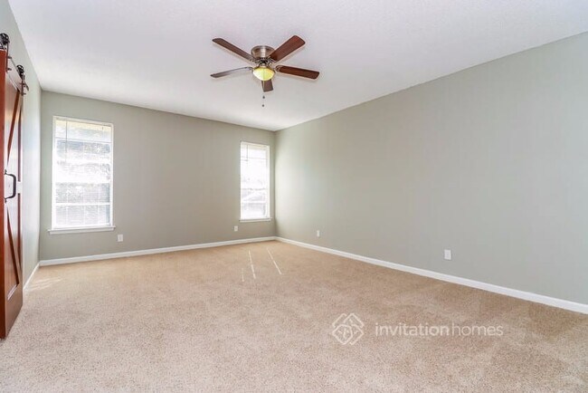 Building Photo - 713 Ridgewood Cir