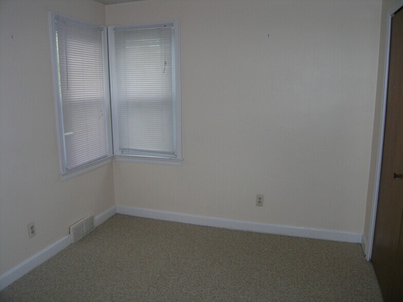 Building Photo - 1343 Rosewood St