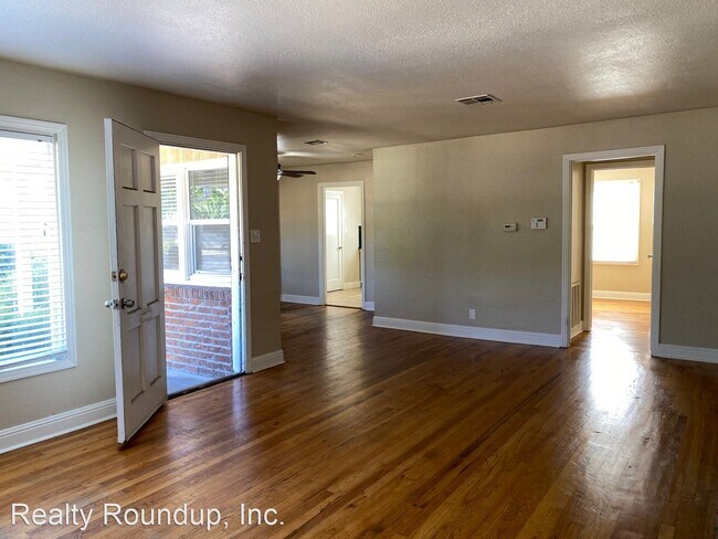 Building Photo - 3 br, 1 bath House - 1656 Country Club Blvd