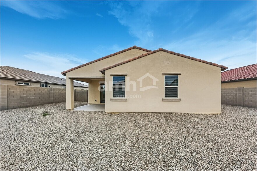 Building Photo - 1688 E Primavera Way