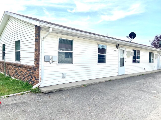 Primary Photo - 3 Bedroom Duplex in North Fargo!