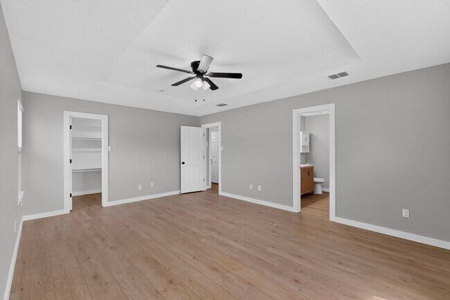 Building Photo - Spacious Renovation Ready To Be Called Home!!!