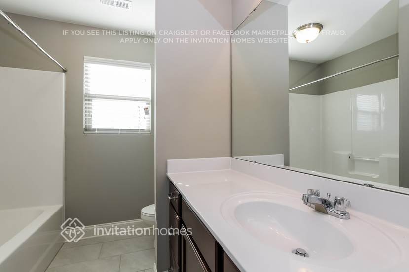 Building Photo - 5305 Roberta Crossing Dr