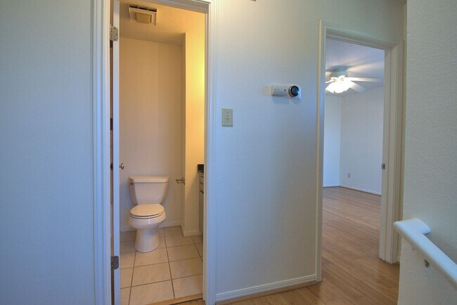 Building Photo - 6489 Hart Ln
