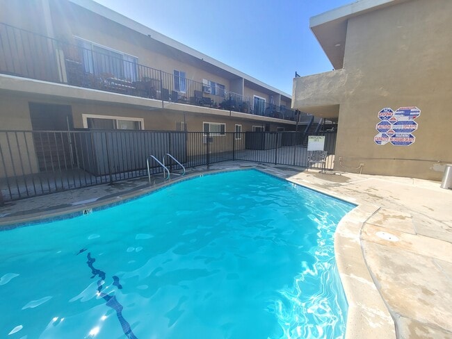 Building Photo - 14609 Saticoy St
