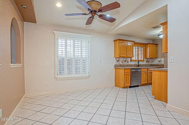 Building Photo - 11621 Maquitico Ct