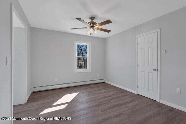 Building Photo - 7 Pollys Park Dr