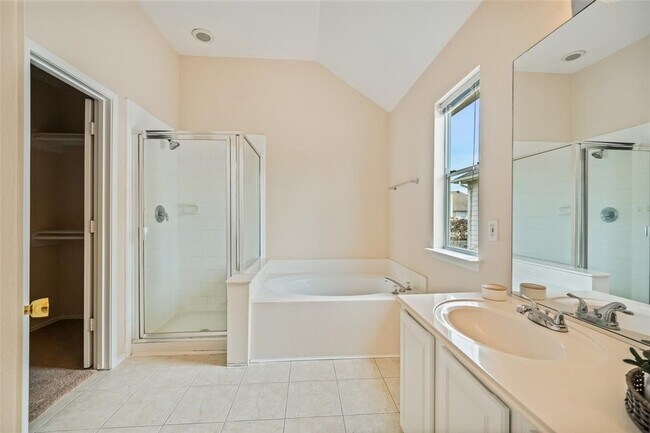 Building Photo - 11019 Avery Trace Ct